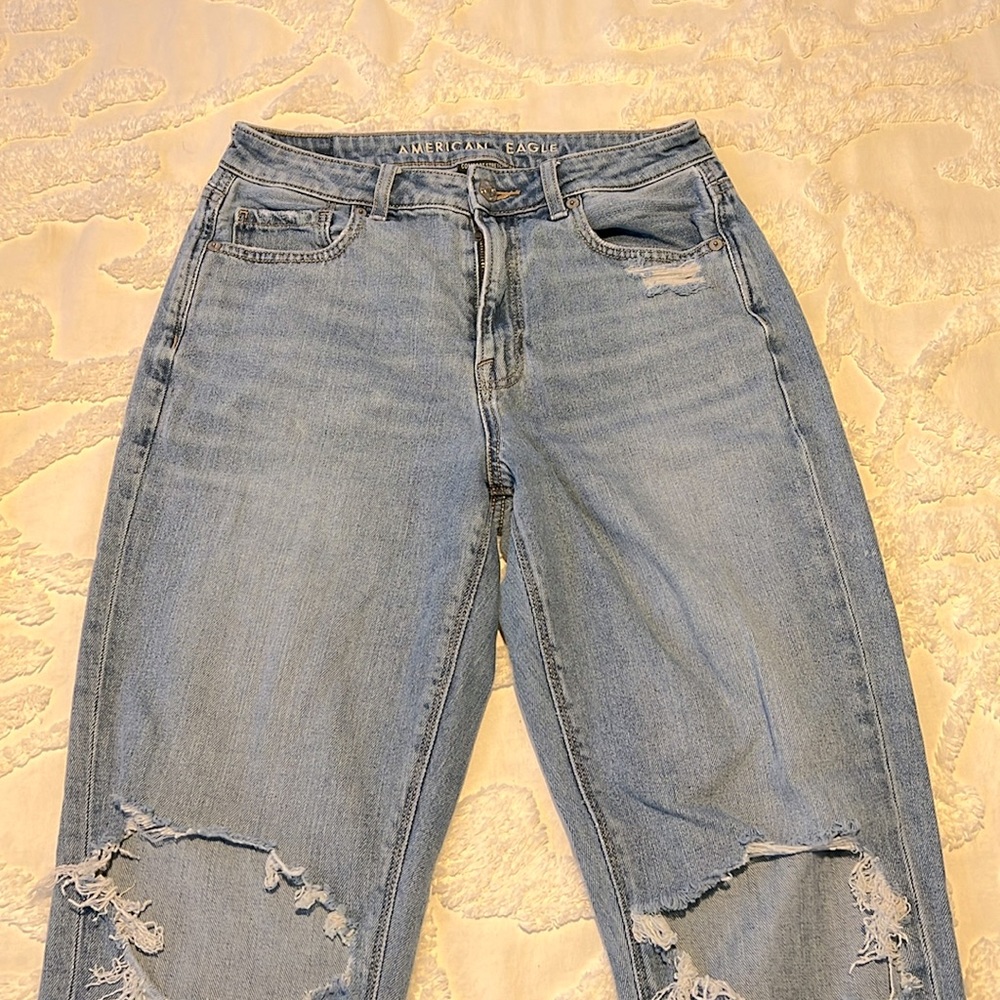 AE mom jean: size 4 regular